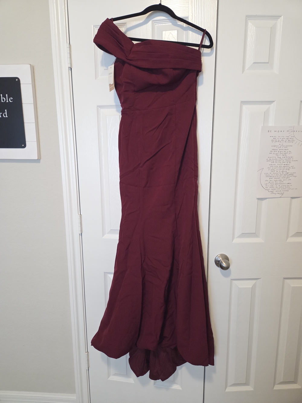 Women’s Off-Shoulder Burgundy Formal Maxi Dress